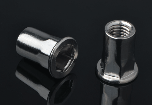 Têtes plate en acier inoxydable intérieur-hex rivet noix ouverte